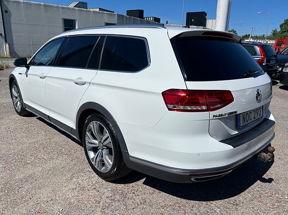 Volkswagen Passat Alltrack 14 of 23