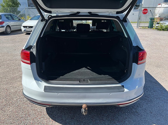 Volkswagen Passat Alltrack 15 of 23