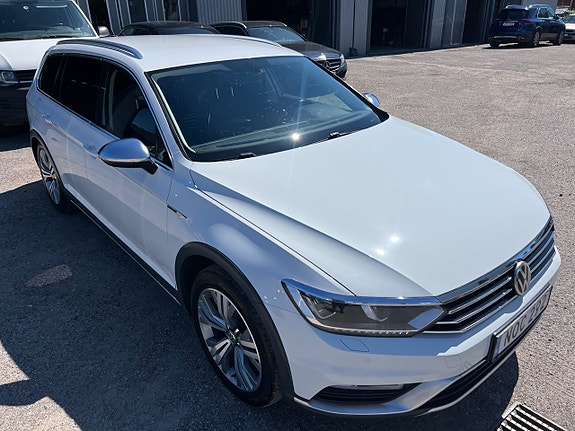 Volkswagen Passat Alltrack 21 of 23