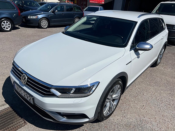 Volkswagen Passat Alltrack 12 of 23