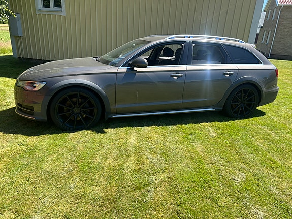 Audi A6 allroad 2 of 5
