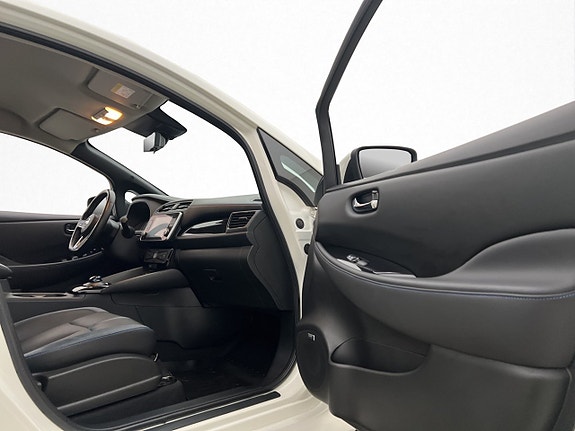 Nissan Leaf 28 of 30