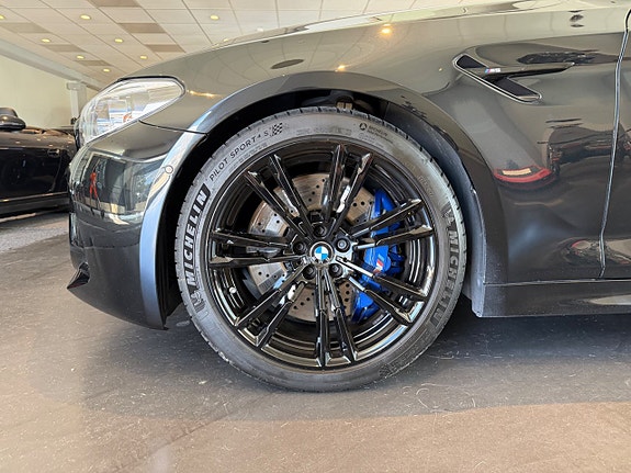BMW M5 11 of 13