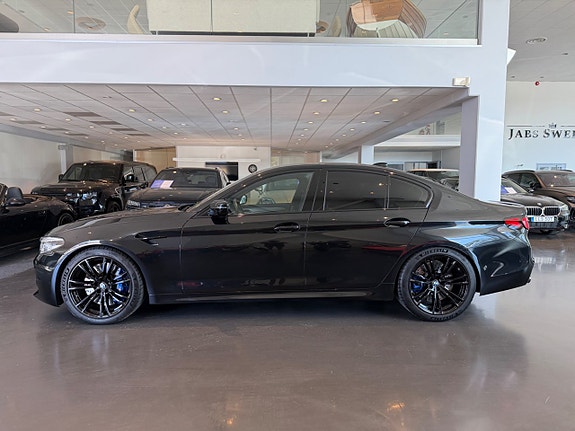 BMW M5 2 of 5