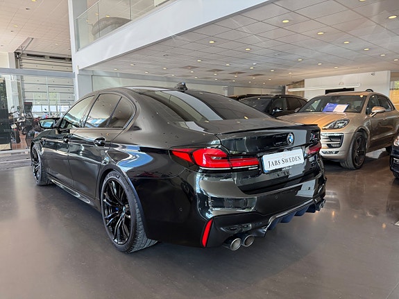 BMW M5 3 of 5