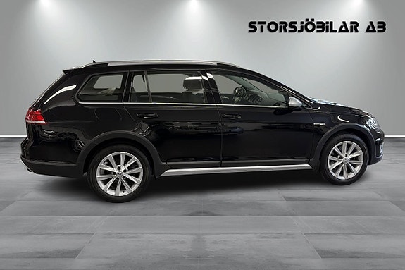Volkswagen Golf Alltrack 2 of 20