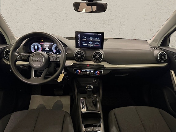 Audi Q2 4 of 5