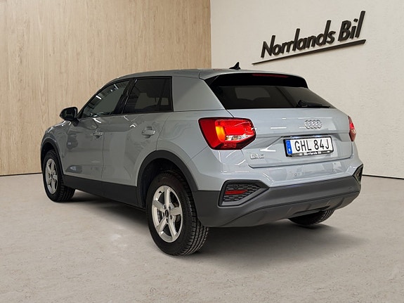 Audi Q2 2 of 5