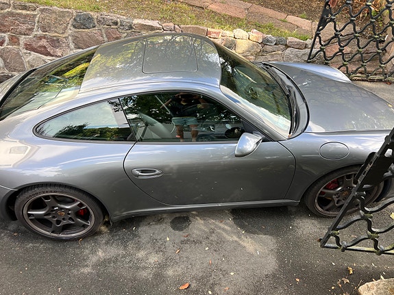 Porsche 911 Carrera S 2 of 7