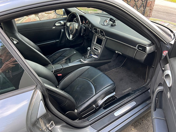 Porsche 911 Carrera S 5 of 7