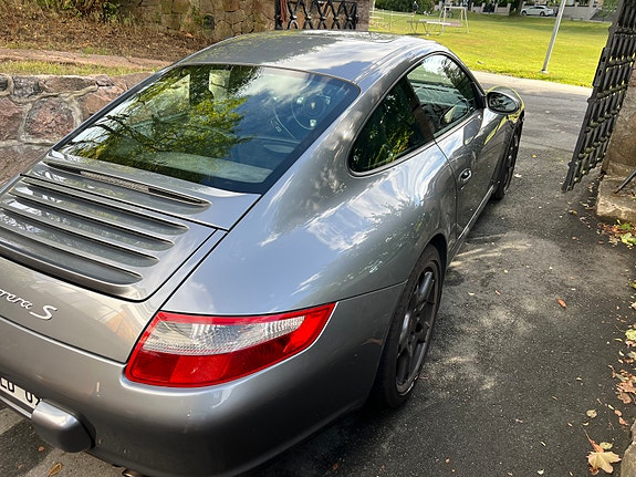 Porsche 911 Carrera S 4 of 7