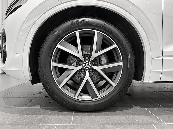 Volkswagen Touareg 5 of 5