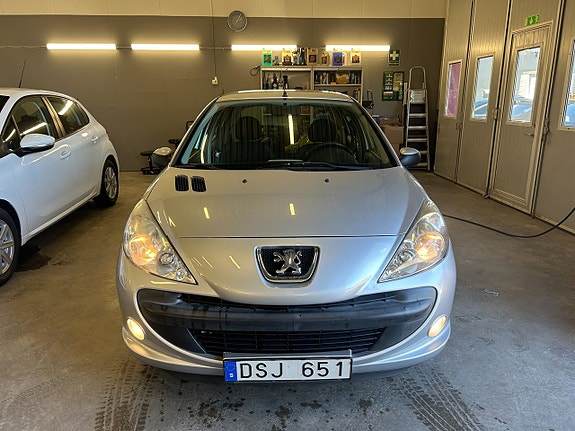 Peugeot 206+ 2 of 5