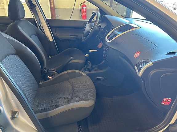 Peugeot 206+ 8 of 13