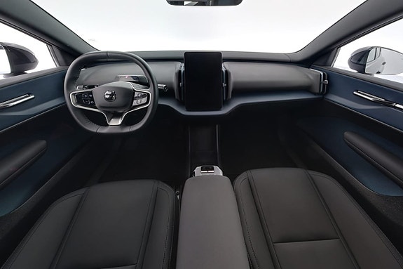 Volvo EX30 7 of 17