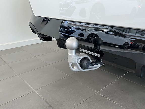 BMW i5 14 of 17