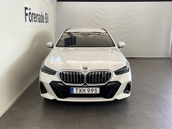 BMW i5 2 of 5
