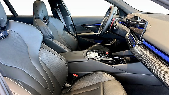 BMW M5 3 of 5