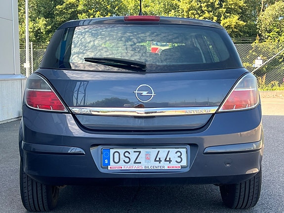 Opel Astra 16 of 18