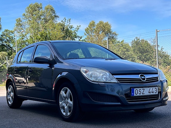 Opel Astra 2 of 18