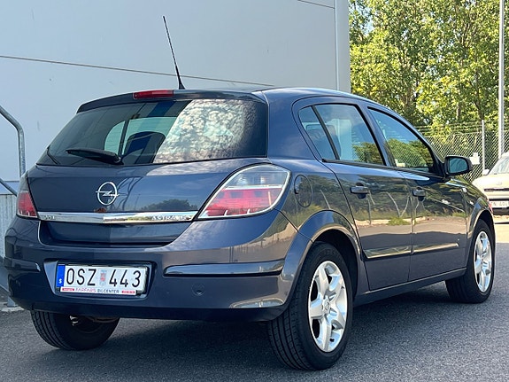 Opel Astra 3 of 18