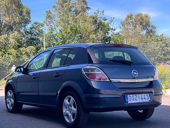 Opel Astra 4 of 18