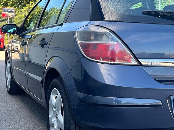Opel Astra 17 of 18