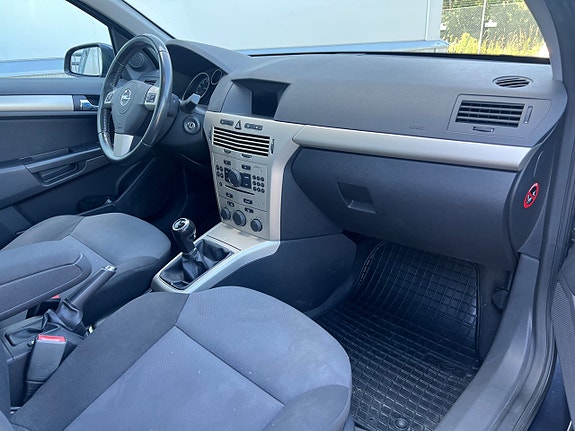 Opel Astra 6 of 18