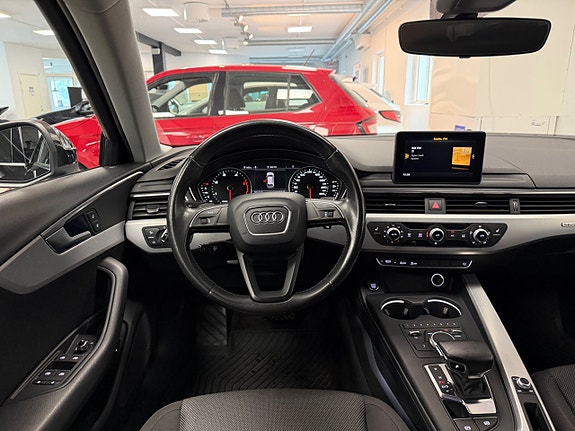 Audi A4 9 of 19