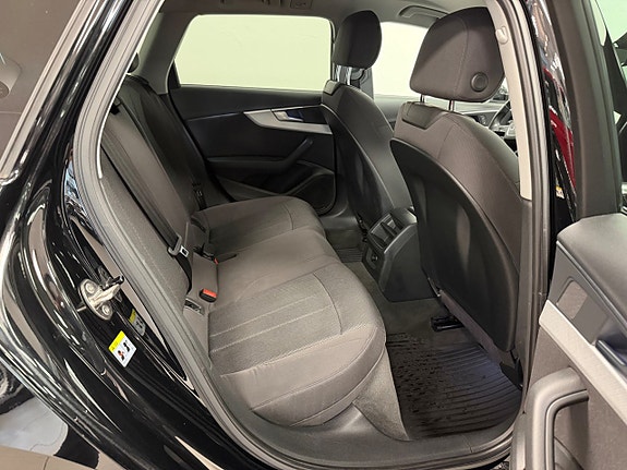 Audi A4 16 of 19