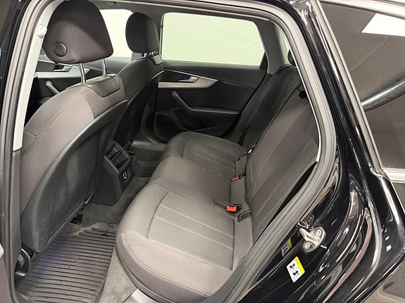 Audi A4 5 of 19