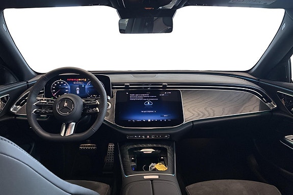Mercedes-Benz E300 e 7 of 13