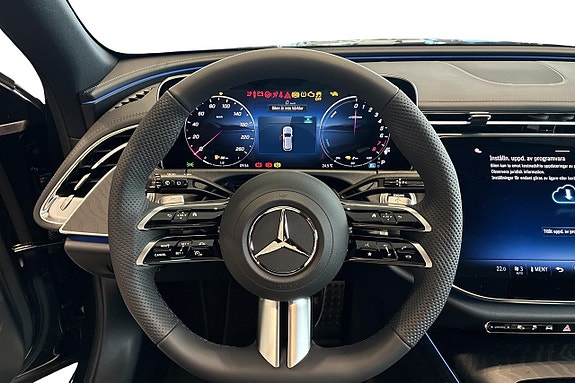 Mercedes-Benz E300 e 8 of 13