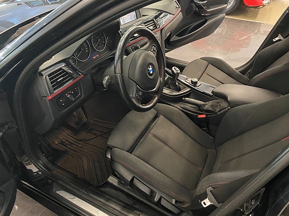 BMW 320d 16 of 24