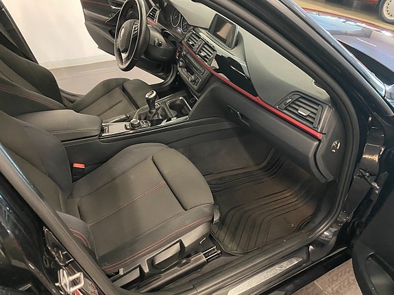 BMW 320d 19 of 24