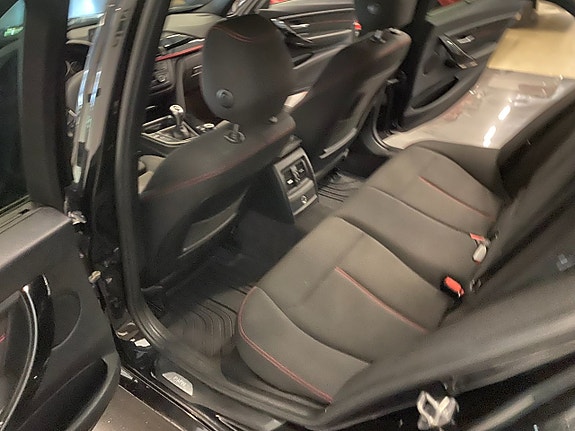 BMW 320d 17 of 24
