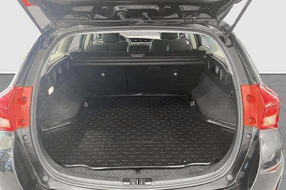 Toyota Auris 3 of 11