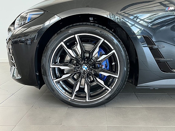 BMW i4 4 of 5