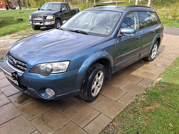 Subaru Outback 2 of 6