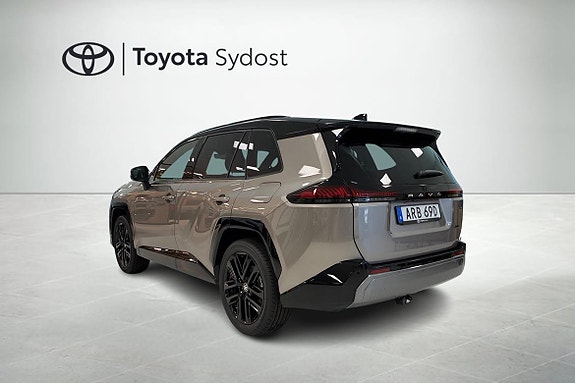 Toyota RAV4 2 of 5