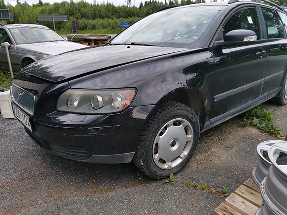 Volvo V50 3 of 3