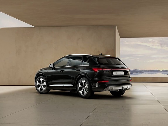 Audi Q4 e-tron 7 of 11