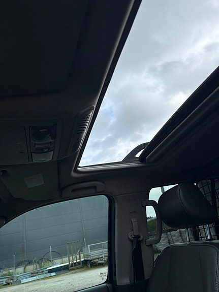 Nissan Pathfinder 10 of 12