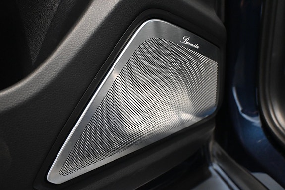 Porsche Cayenne 13 of 24