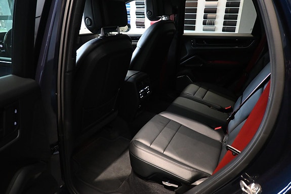 Porsche Cayenne 22 of 24