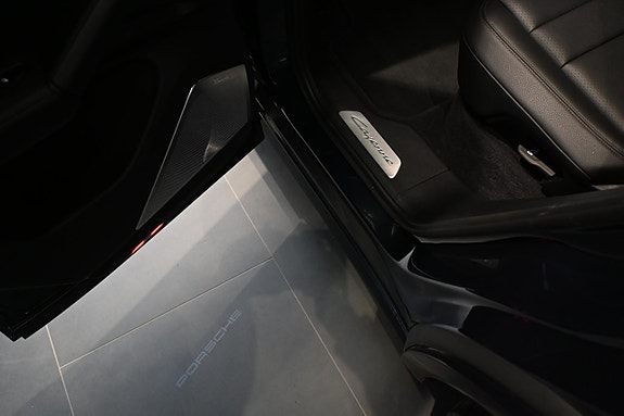 Porsche Cayenne 21 of 24