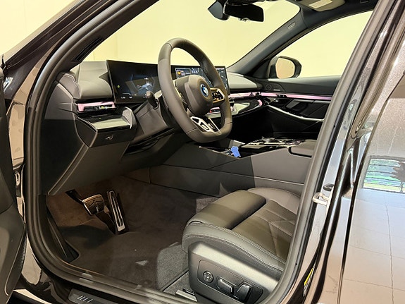 BMW i5 4 of 13