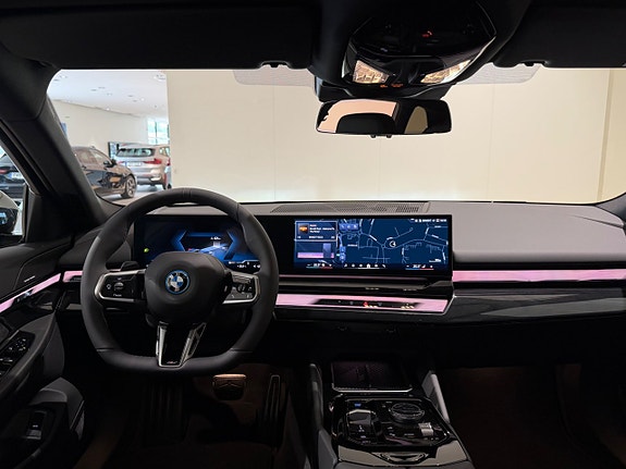 BMW i5 9 of 13