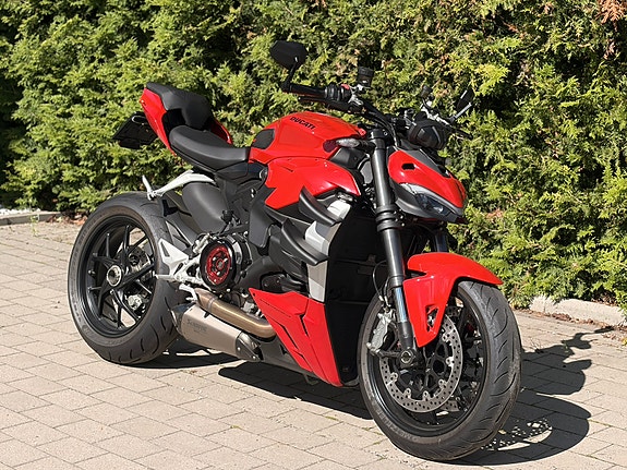Ducati Streetfighter V2 2 of 5