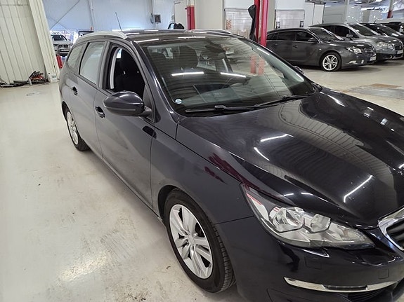 Peugeot 308 3 of 5
